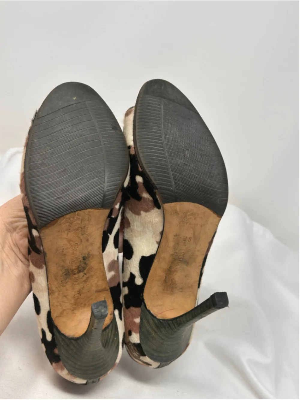 Manolo Blahnik Camouflage Pony Hair Peep Toe Pumps Heels EU 38 - Picture 8 of 10